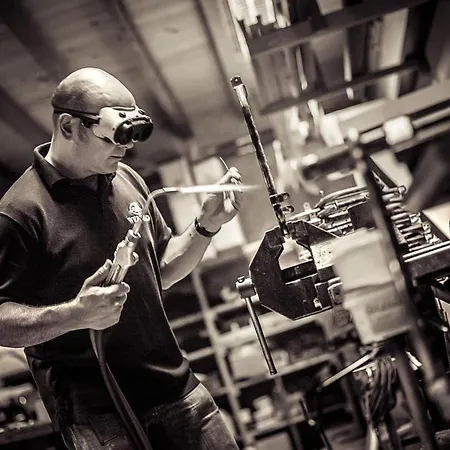 Weltrad Am Fluss Restaurant & Quartier