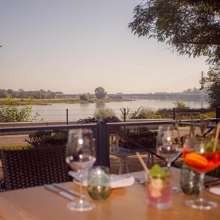 Weltrad Am Fluss Restaurant & Quartier * 舍纳贝克