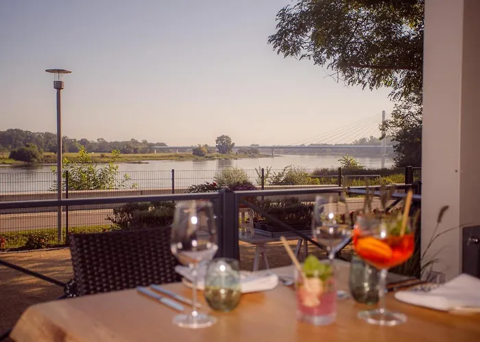 Weltrad Am Fluß Restaurant&quartier * Schönebeck