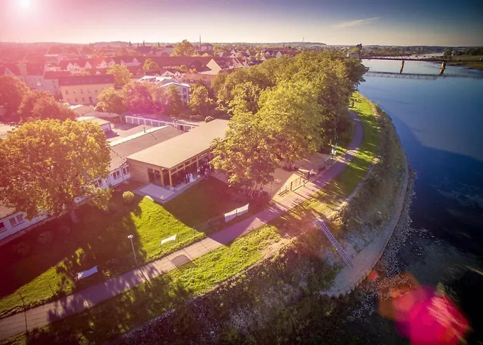 Weltrad Am Fluss Restaurant & Quartier * Schönebeck